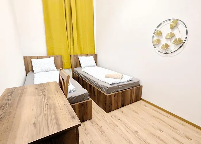 Hospedagem domiciliar Spacious - 15 Min From Airport & Center, 5 Min From Main-bus Station Ez 1-9