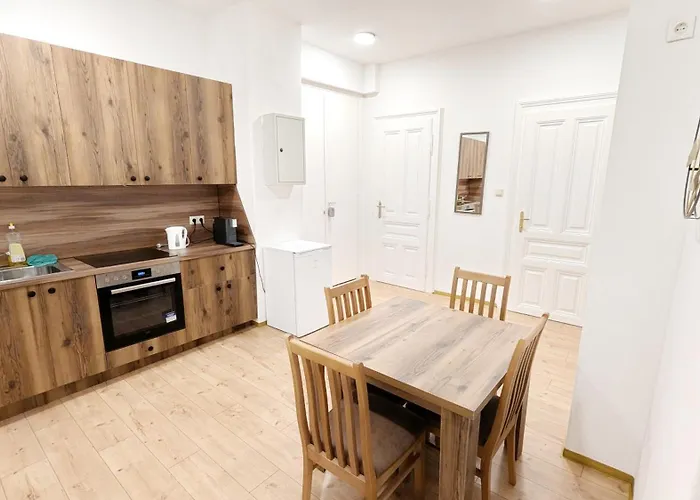 Spacious - 15 Min From Airport & Center, 5 Min From Main-bus Station Ez 1-9 * Viena