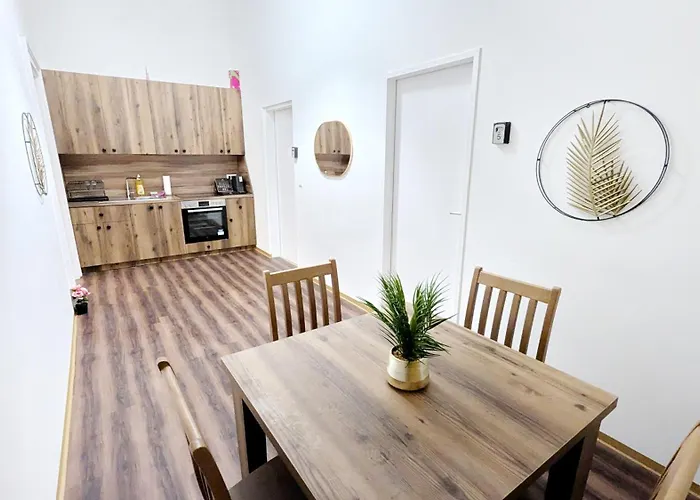 Spacious - 15 Min From Airport & Center, 5 Min From Main-bus Station Ez 1-9 Hospedagem domiciliar