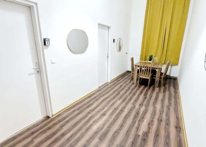Hospedagem domiciliar Spacious - 15 Min From Airport & Center, 5 Min From Main-bus Station Ez 1-9 *