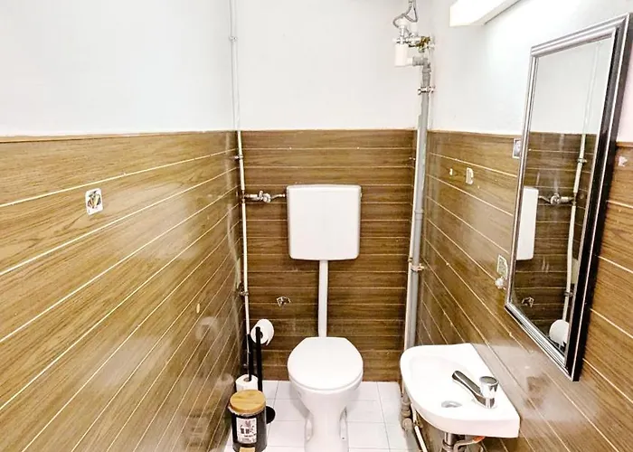 Spacious - 15 Min From Airport & Center, 5 Min From Main-bus Station Ez 1-9 * Viena