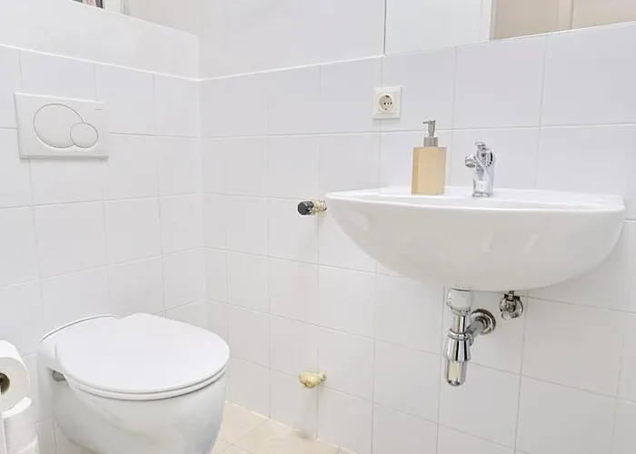Hospedagem domiciliar Spacious - 15 Min From Airport & Center, 5 Min From Main-bus Station Ez 1-9 *